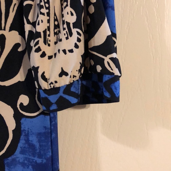 White House Black Market - Picture 5 of 6